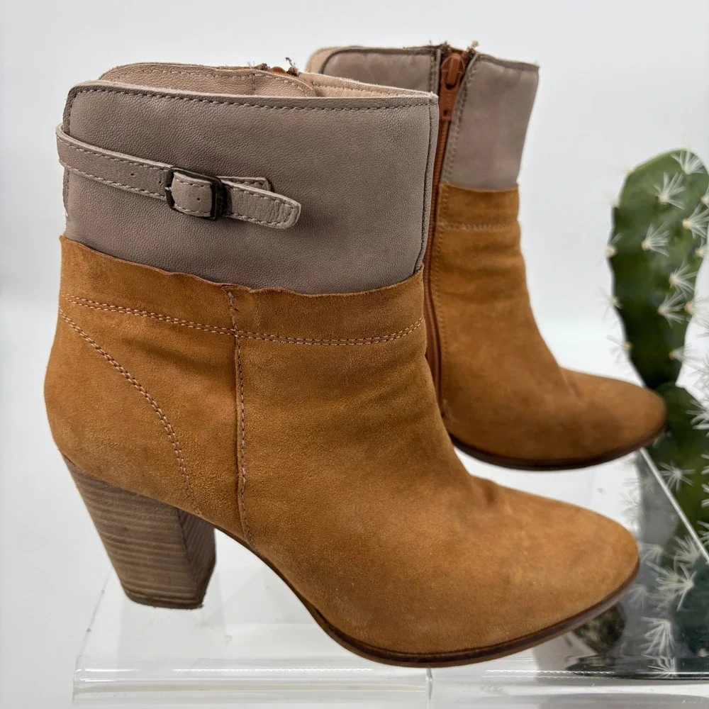 Seychelle's Fascinate Tan and Taupe Suede Ankle Booties Size 10 Block Heel Zip